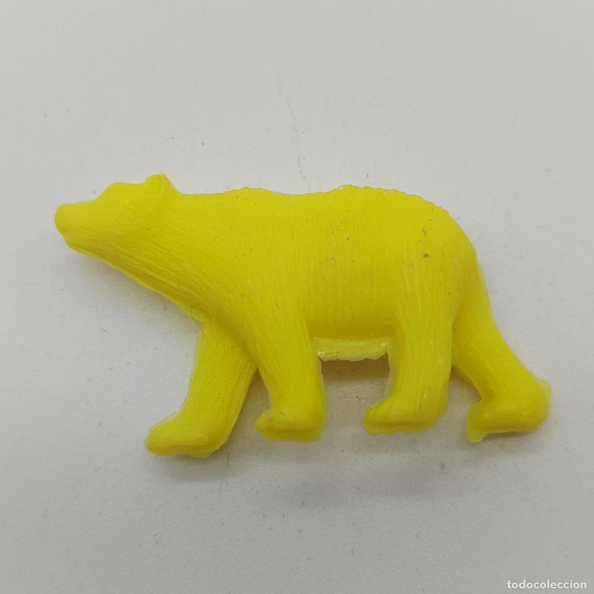 Figura oso amarillo de plástico Dunkin