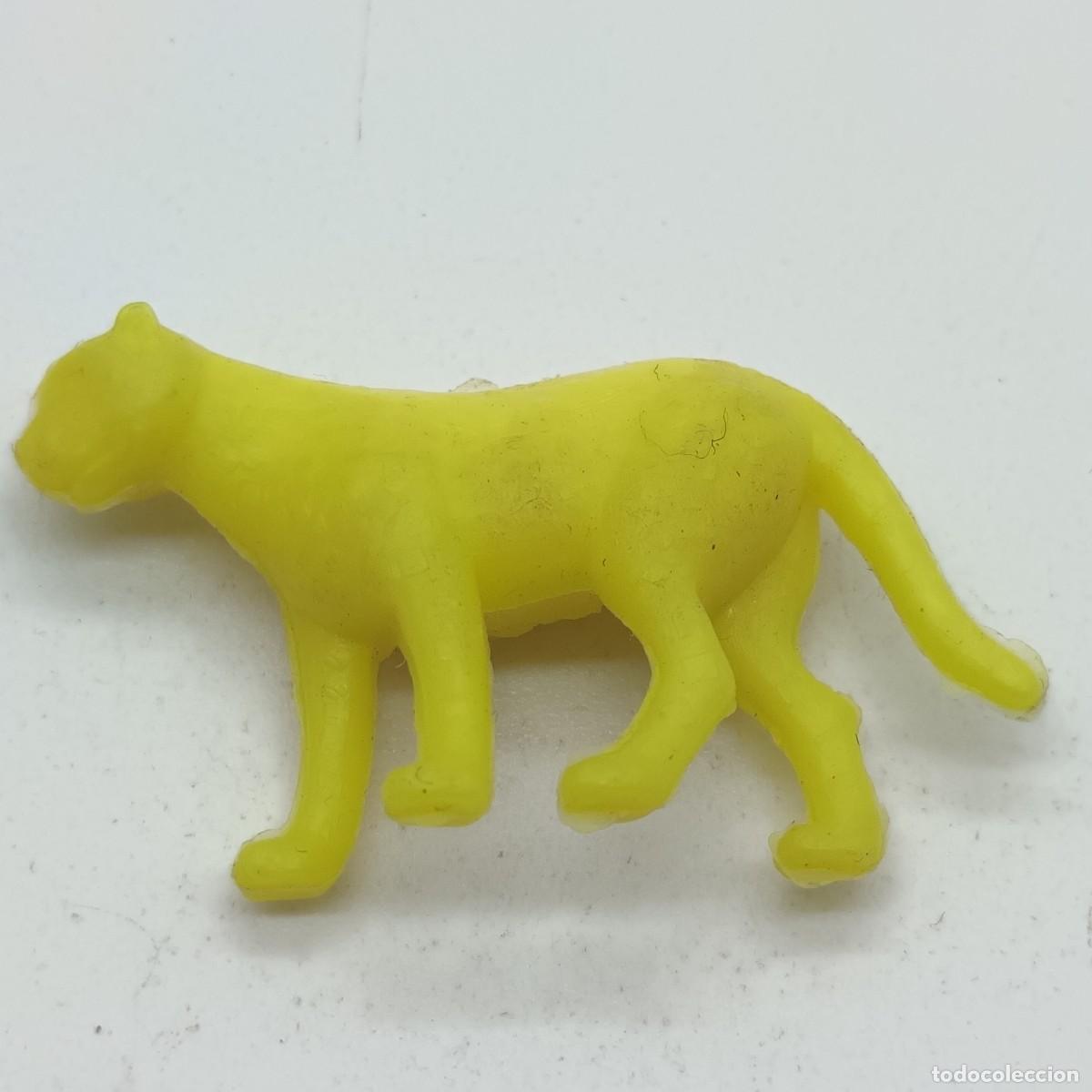Figuras de goma y PVC: Figura Dunkin - pantera amarilla - Foto 1