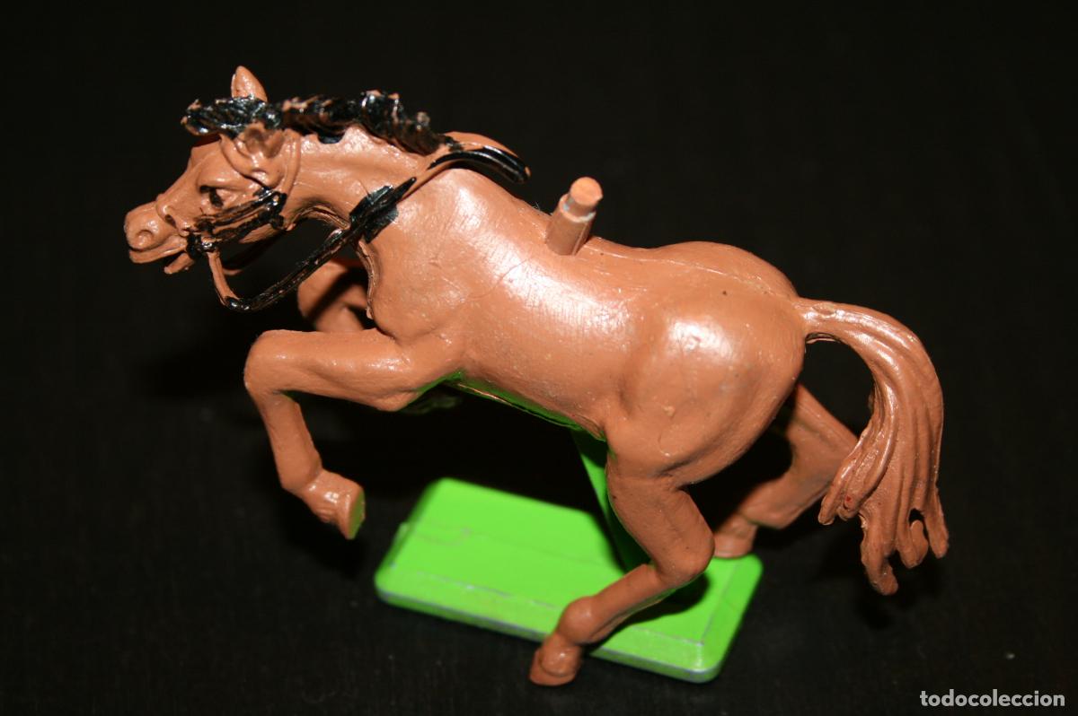 Figuras de goma y PVC: 4 figuras caballos para placa base - Foto 2