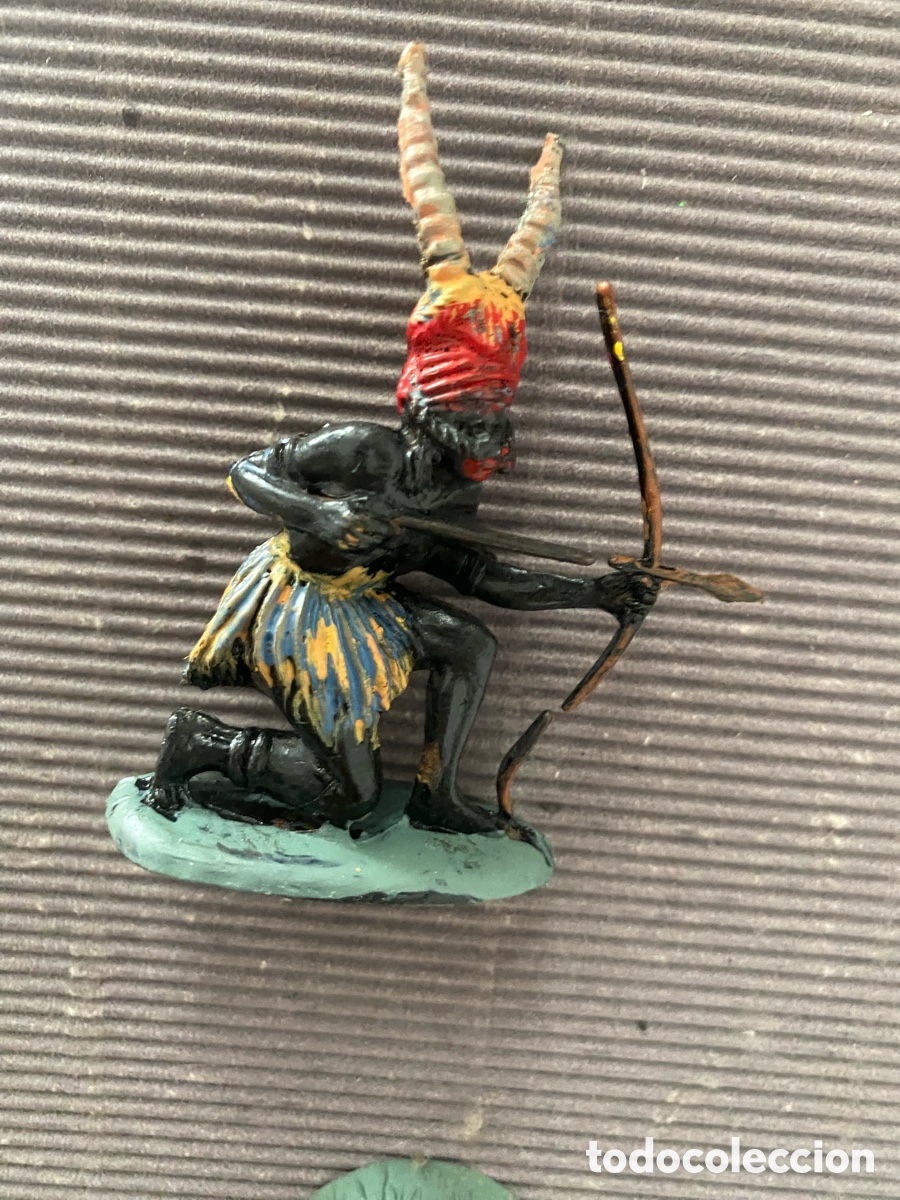 Figuras de goma y PVC: Guerrero arquero kakuana Pech Hnos