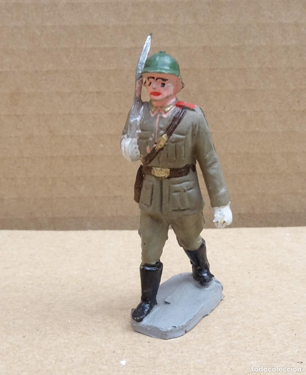Figuras de goma y PVC: PECH DEFILE EJERCITO DE TIERRA OFICIAL FIGURA EN GOMA
