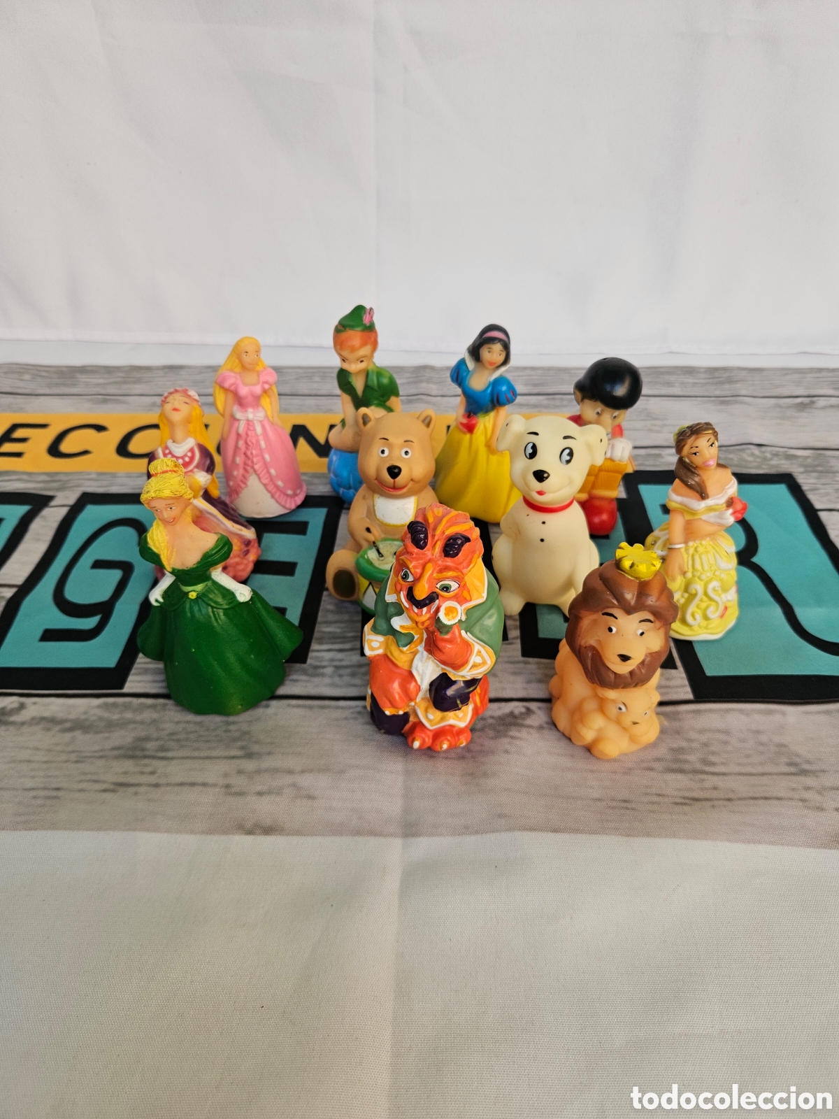 Gummi- und PVC-Figuren: LOTE 11 FIGURAS PERSONAJES DISNEY. REY LEON, PINOCHO, PETER PAN, BELLA Y BESTIA.. PLASTICO LAB PRADY