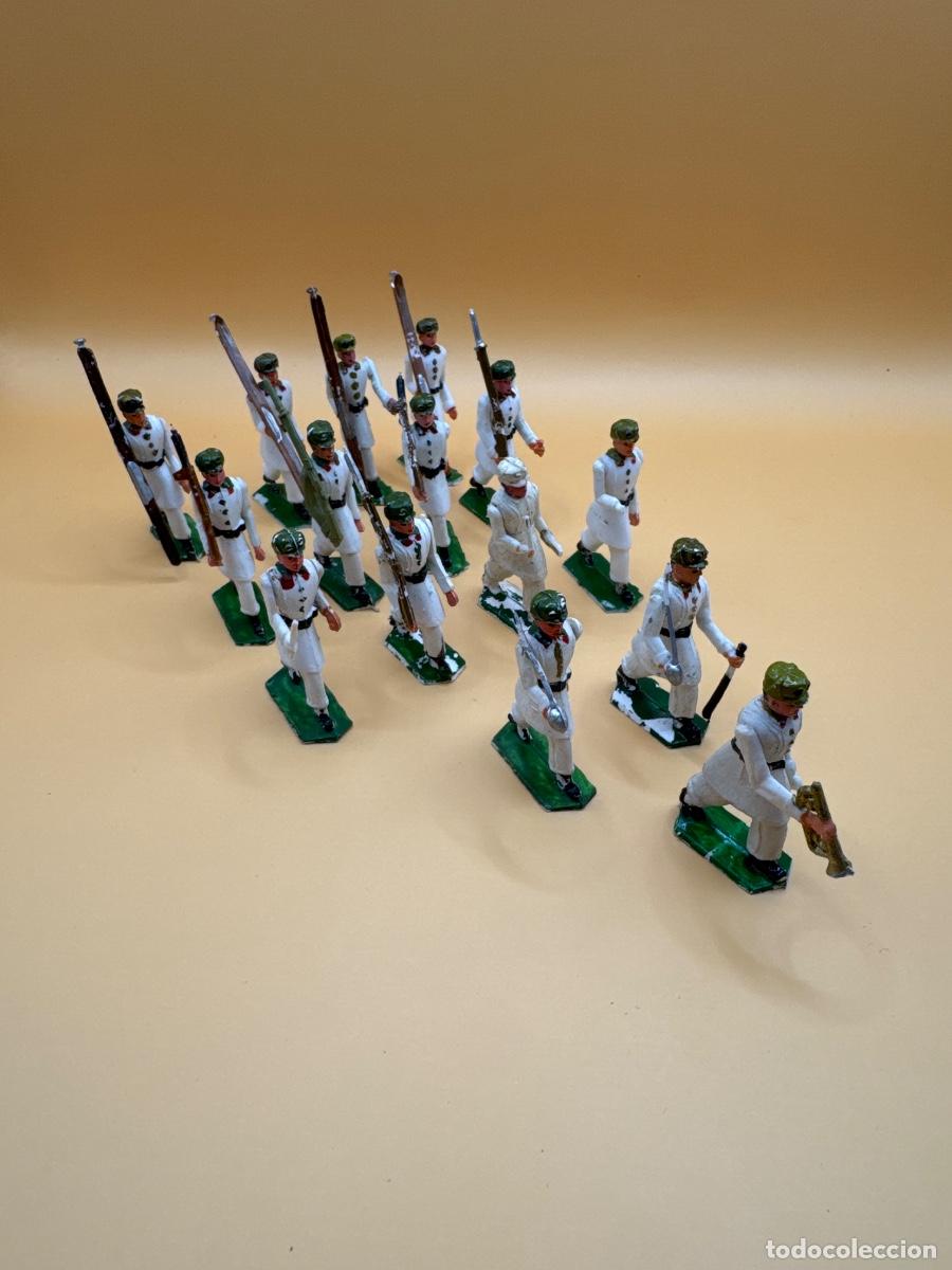 Figuras de goma y PVC: Desfile tropas alta monta&ntilde;a torres maltas a&ntilde;os 60