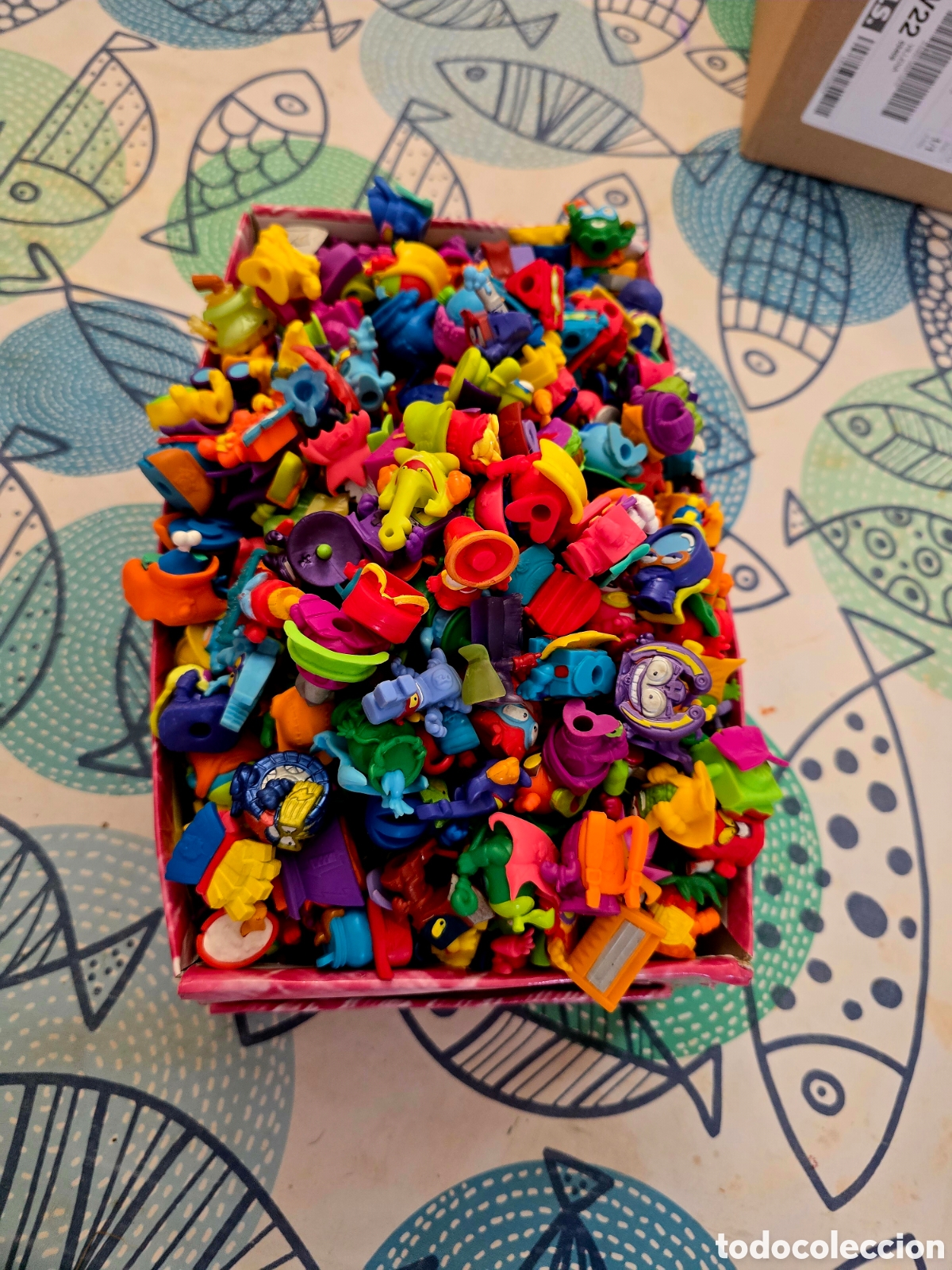 Figuras de goma y PVC: Lote de 534 Superthings