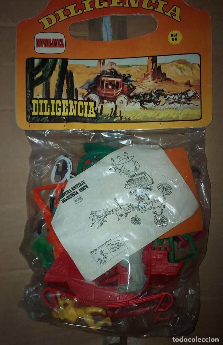 Figuras de goma y PVC: COMANSI , DILIGENCIA, INDIOS, VAQUEROS, ARBUSTOS, CARTEL, - Foto 1