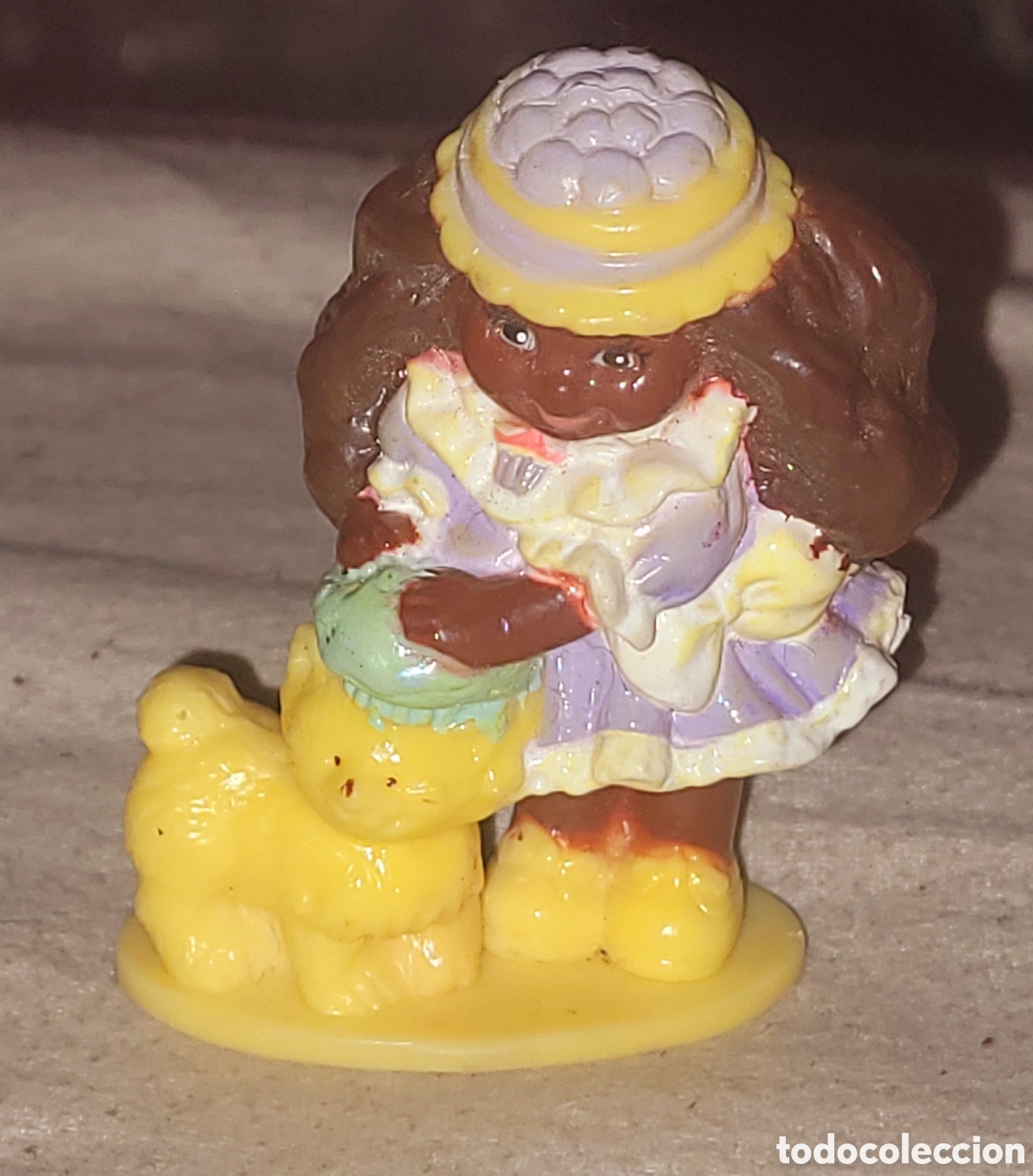Figuras de goma y PVC: Bonita figura pvc goma Gretta Grape Cherry Merry Muffin con gato marca Mattel 1989