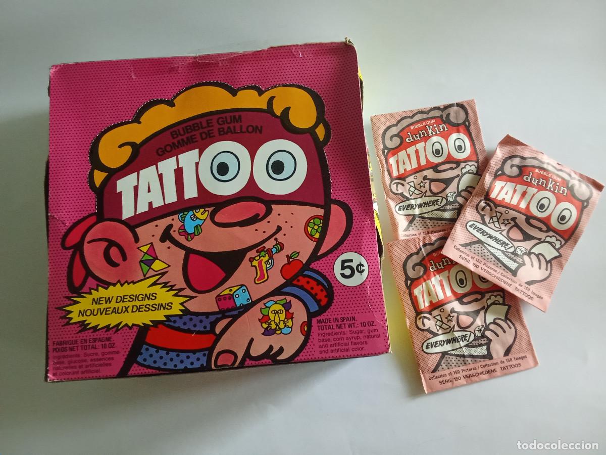 Figuras de goma y PVC: Caja con 95 sobres Dunkin Tattoo con calcamon&iacute;a Gallina Blanca Barcelona a&ntilde;os 70