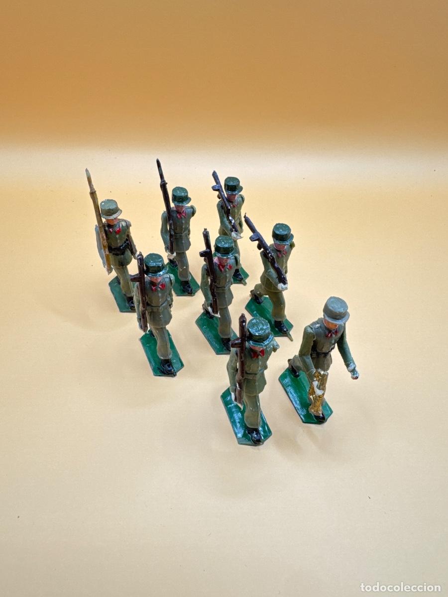 Figuras de goma y PVC: Desfile ejercito espa&ntilde;ol tropas monta&ntilde;a torres maltas a&ntilde;os 50/60