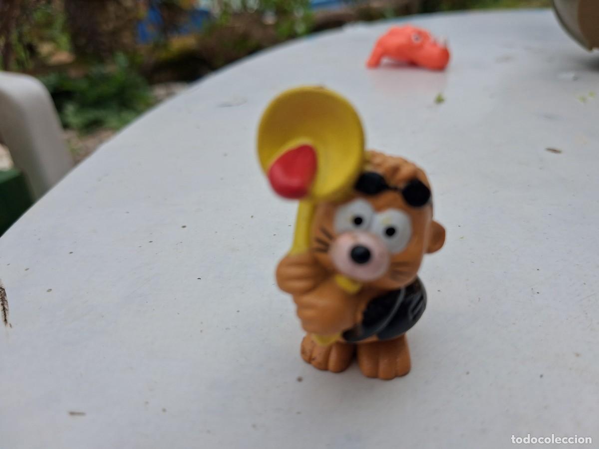 Figuras de goma Kinder: castor saxofonista - creemos kinder - escaso