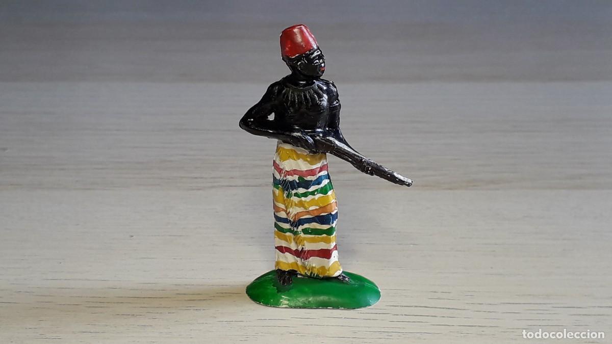 Figuras de goma y PVC: Askari negro Safari &Aacute;frica Salvaje, goma, Pech made in Spain tipo Jecsan, original a&ntilde;os 50.