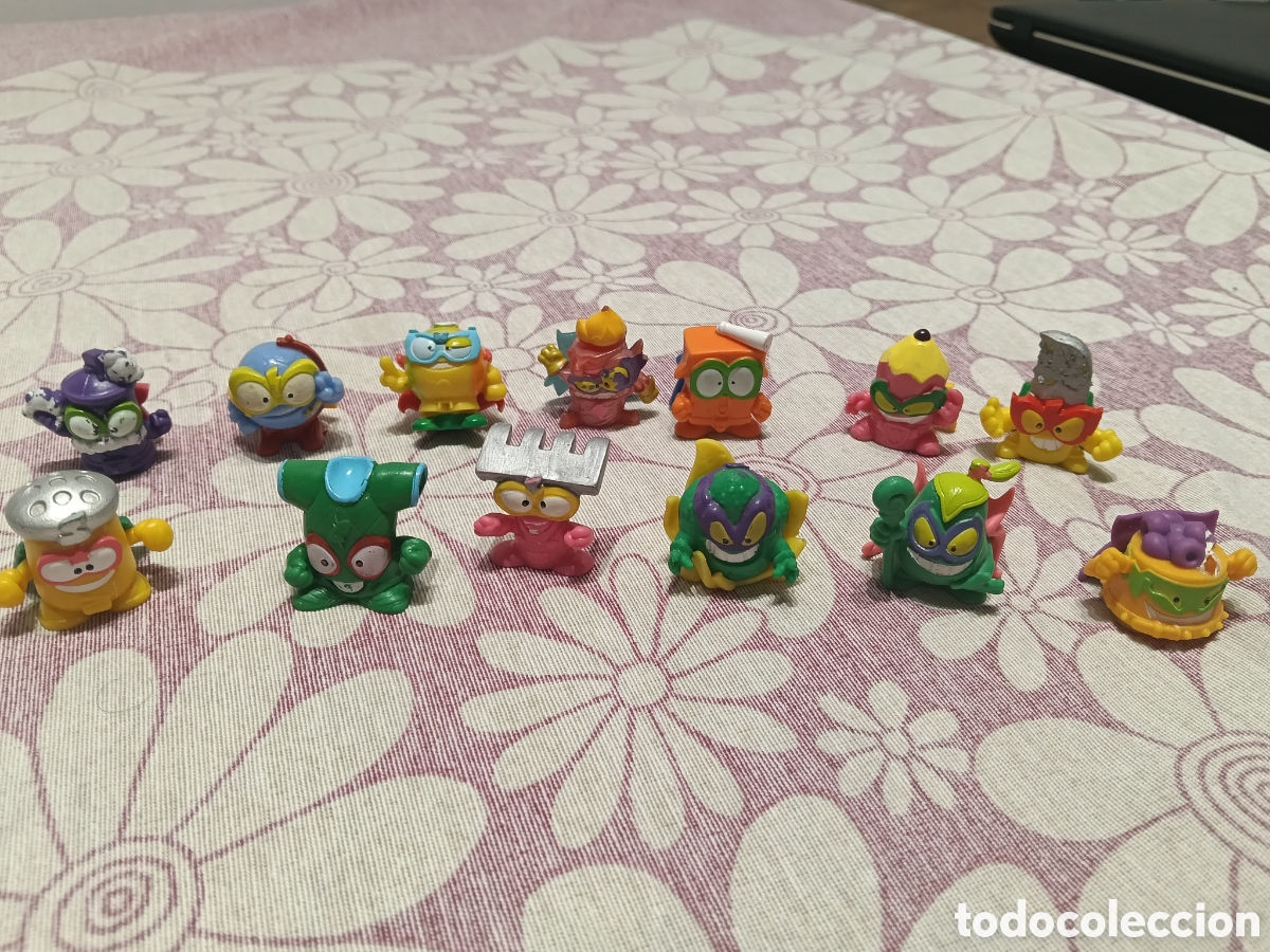 Figuras de goma y PVC: Lote de 12 figuras coleccionables de SuperThings (Magic Box originales