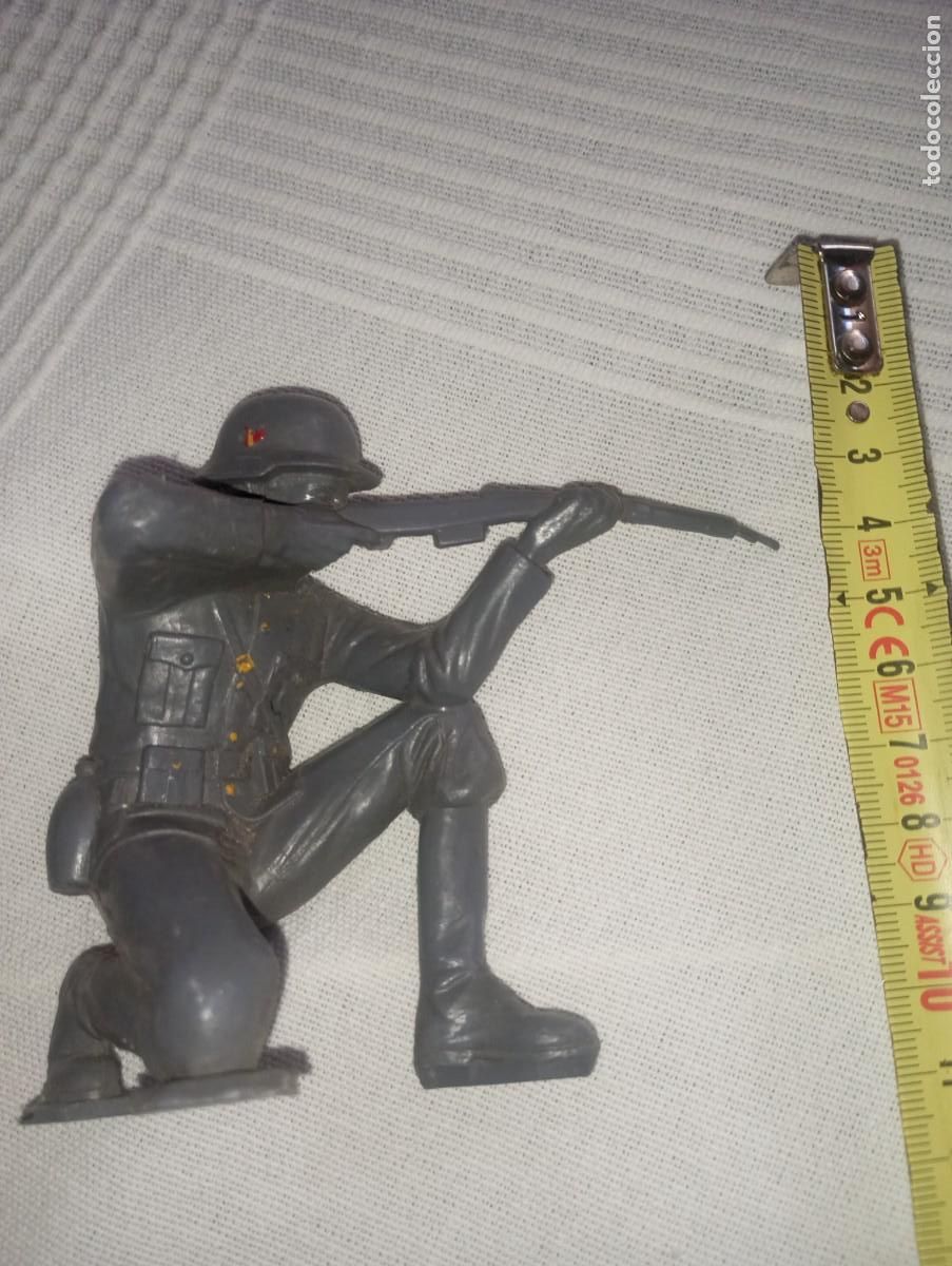 Figuras de goma y PVC: Soldado alem&aacute;n 15 cent&iacute;metros jecsan comansi reamsa Louis marx