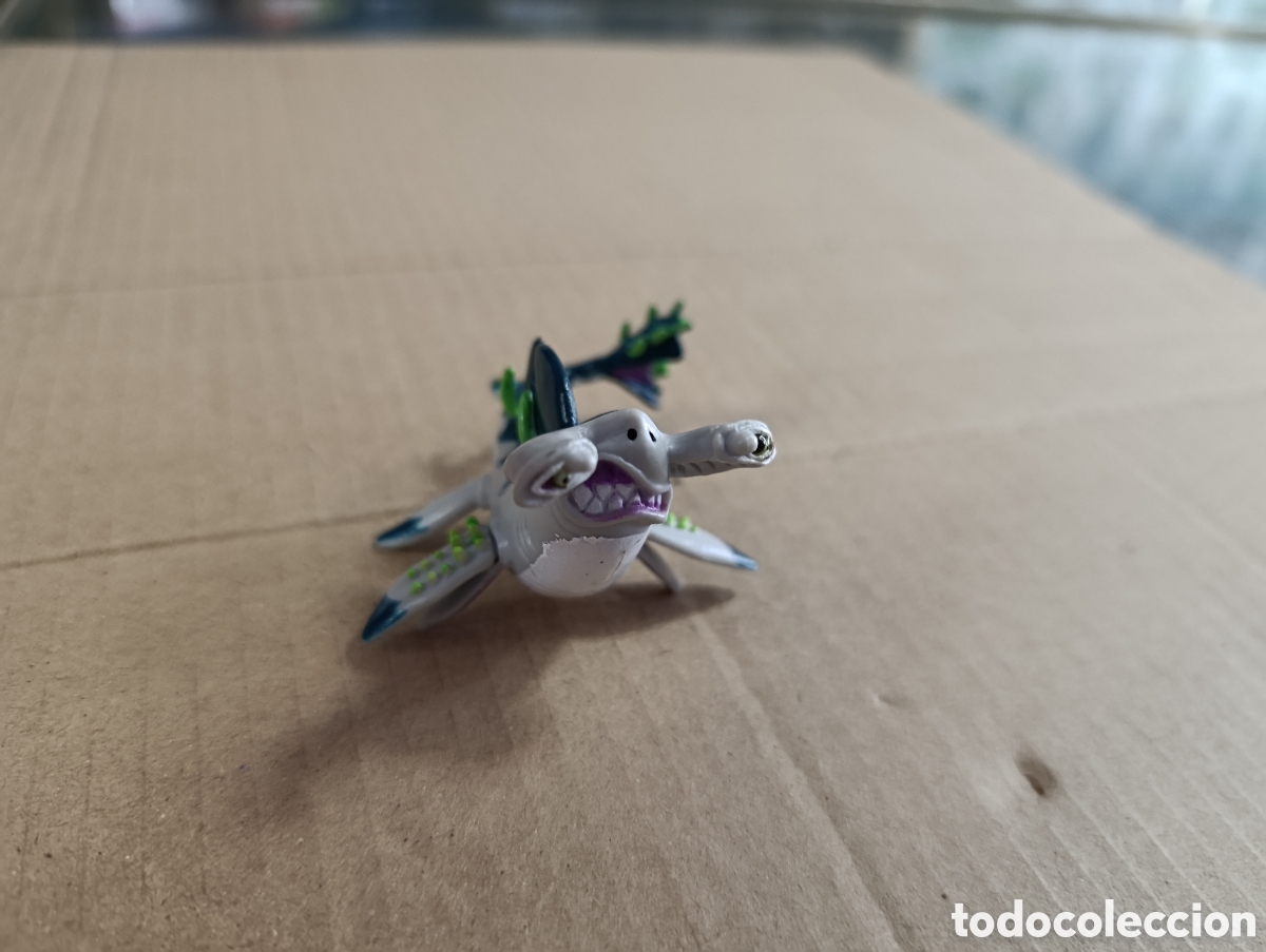 Figuras de goma y PVC: Hammershark. Invisimals. - Foto 1