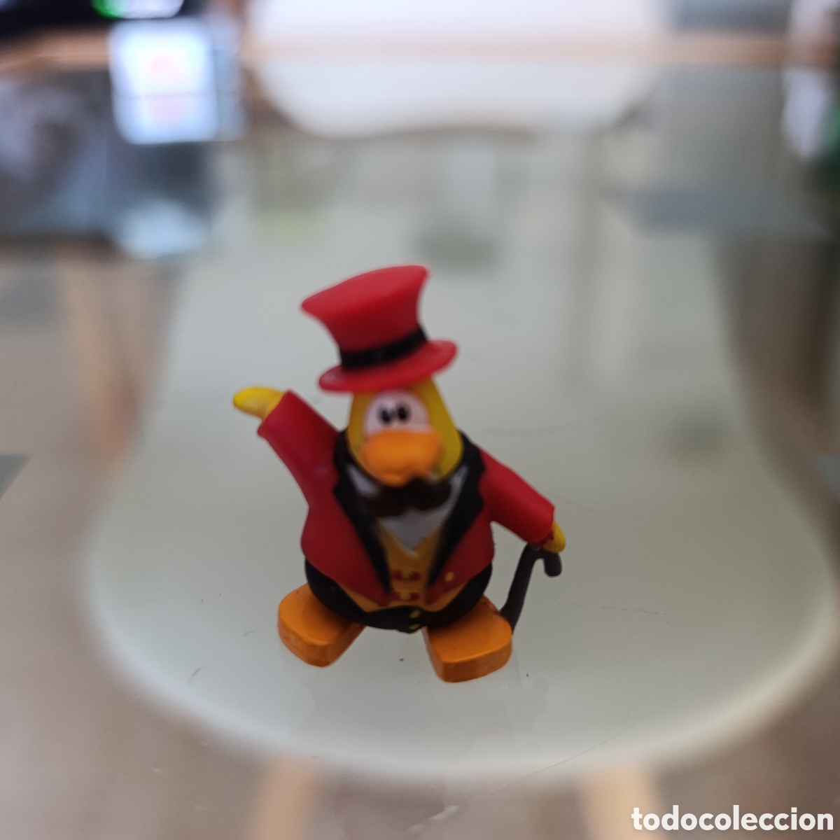 Gummi- und PVC-Figuren: Figura Club Penguin - Ringmaster (Maestro de Ceremonias) Disney