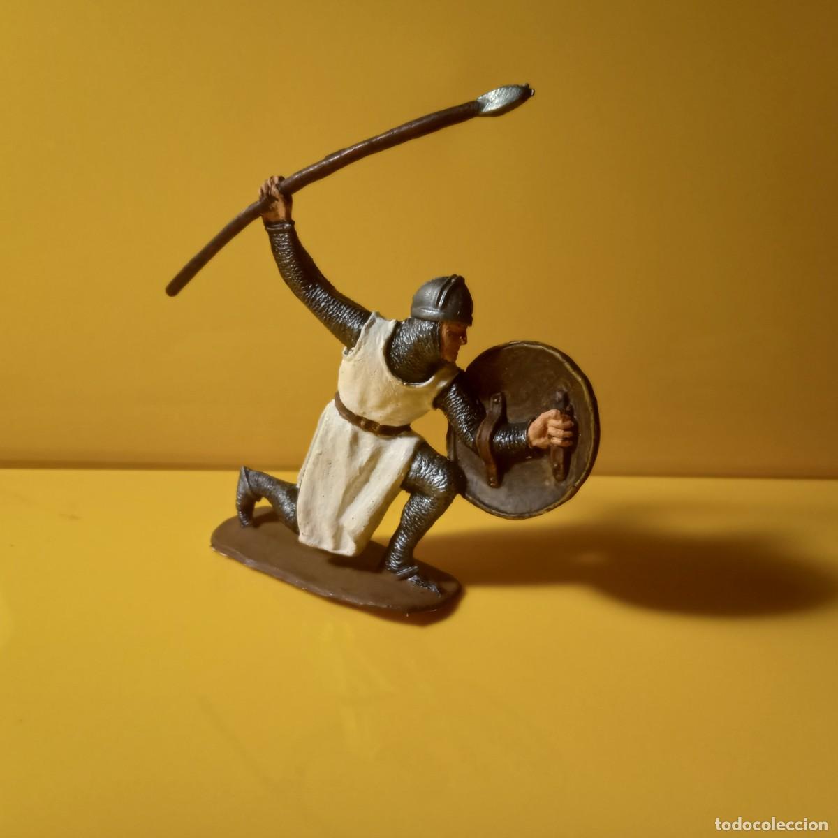 Figuras de goma y PVC: JECSAN - PUCHOL: FIGURA SOLDADO MEDIAVAL ESCALA 1/28 (6,5 CM)
