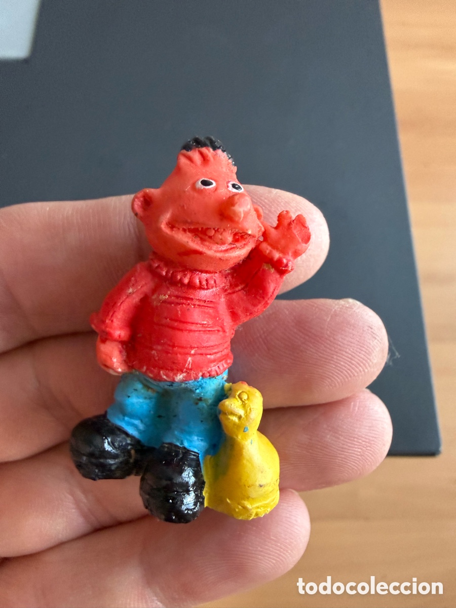 Figuras de goma y PVC: FIGURA EN RESINA O S&Iacute;MIL. EPI. BARRIO S&Eacute;SAMO