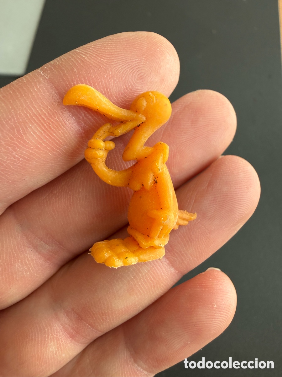 Figuras de goma y PVC: DUNKIN. BUITRE. Naranja. Warner - Foto 3