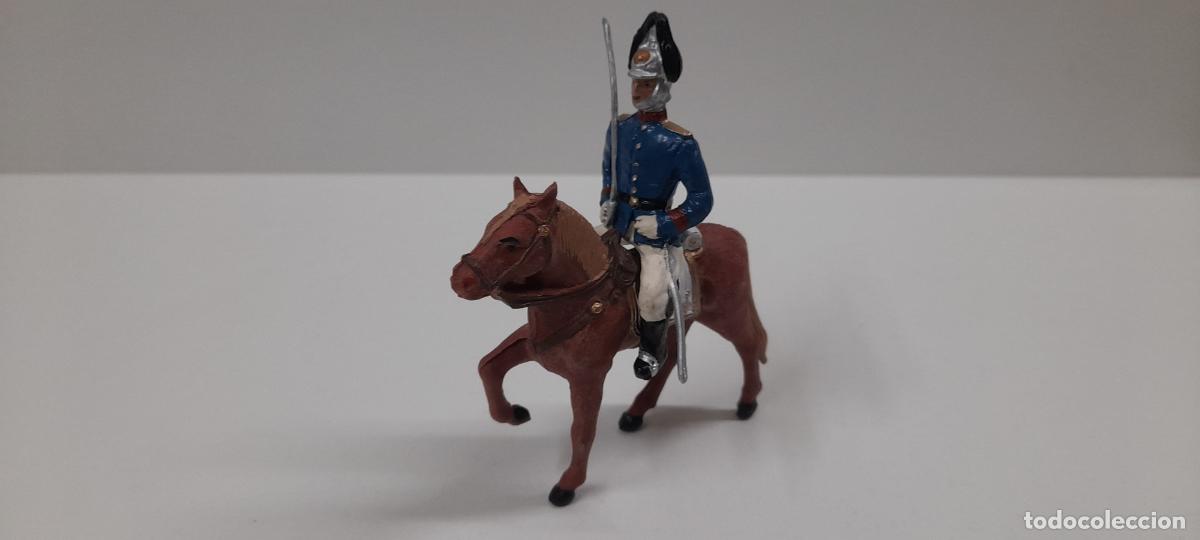 Figuras de goma y PVC: SOLDADO A CABALLO EN DESFILE - DRAGONES A CABALLO . REALIZADO POR SOLDIS GOMARSA . ORIGINAL A&Ntilde;OS 70