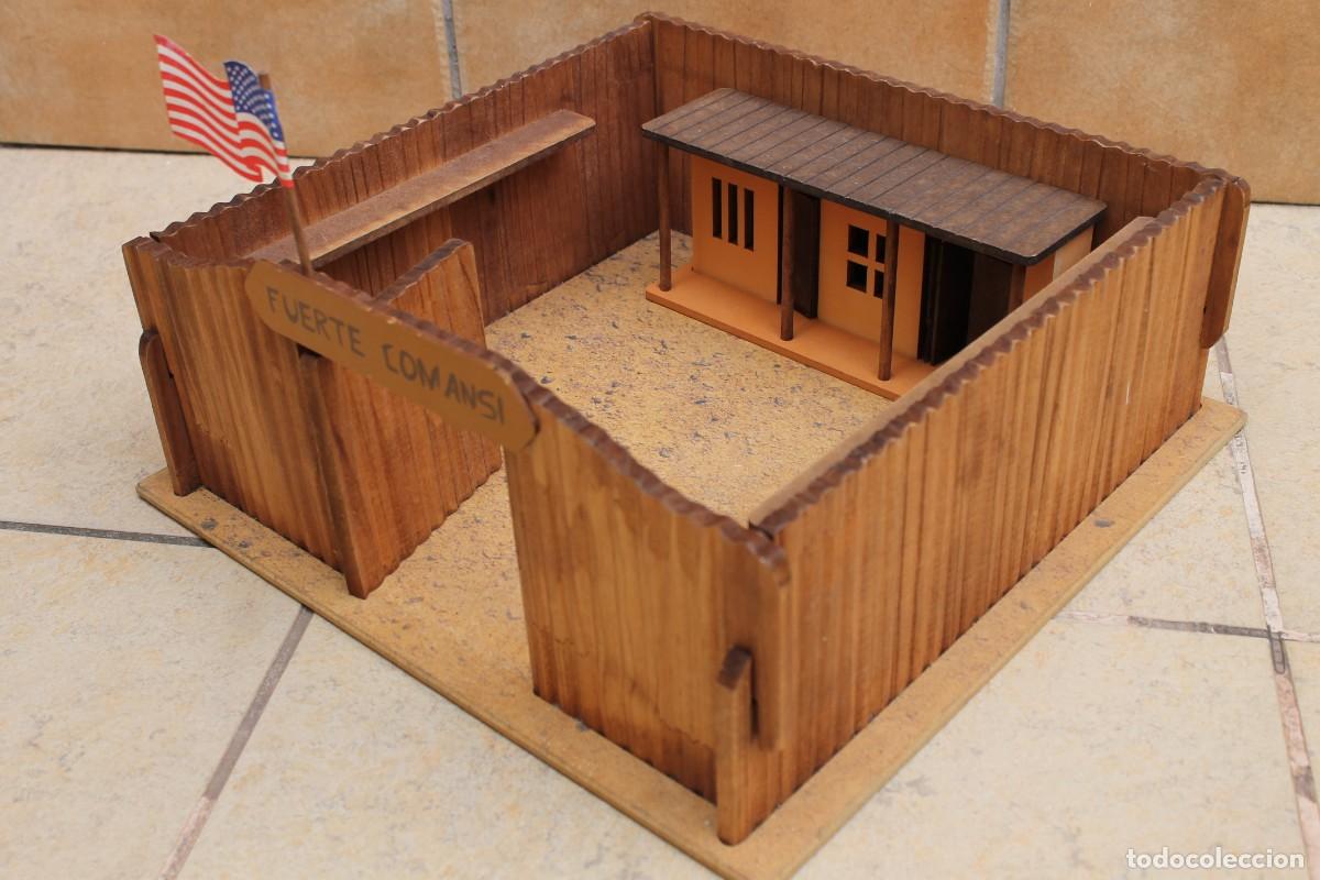 Figuras de goma y PVC: FUERTE COMANSI DE MADERA. - Foto 3