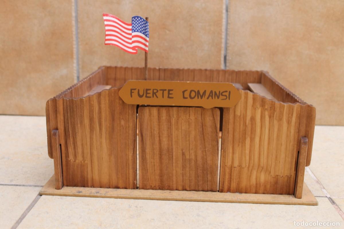 Figuras de goma y PVC: FUERTE COMANSI DE MADERA. - Foto 4