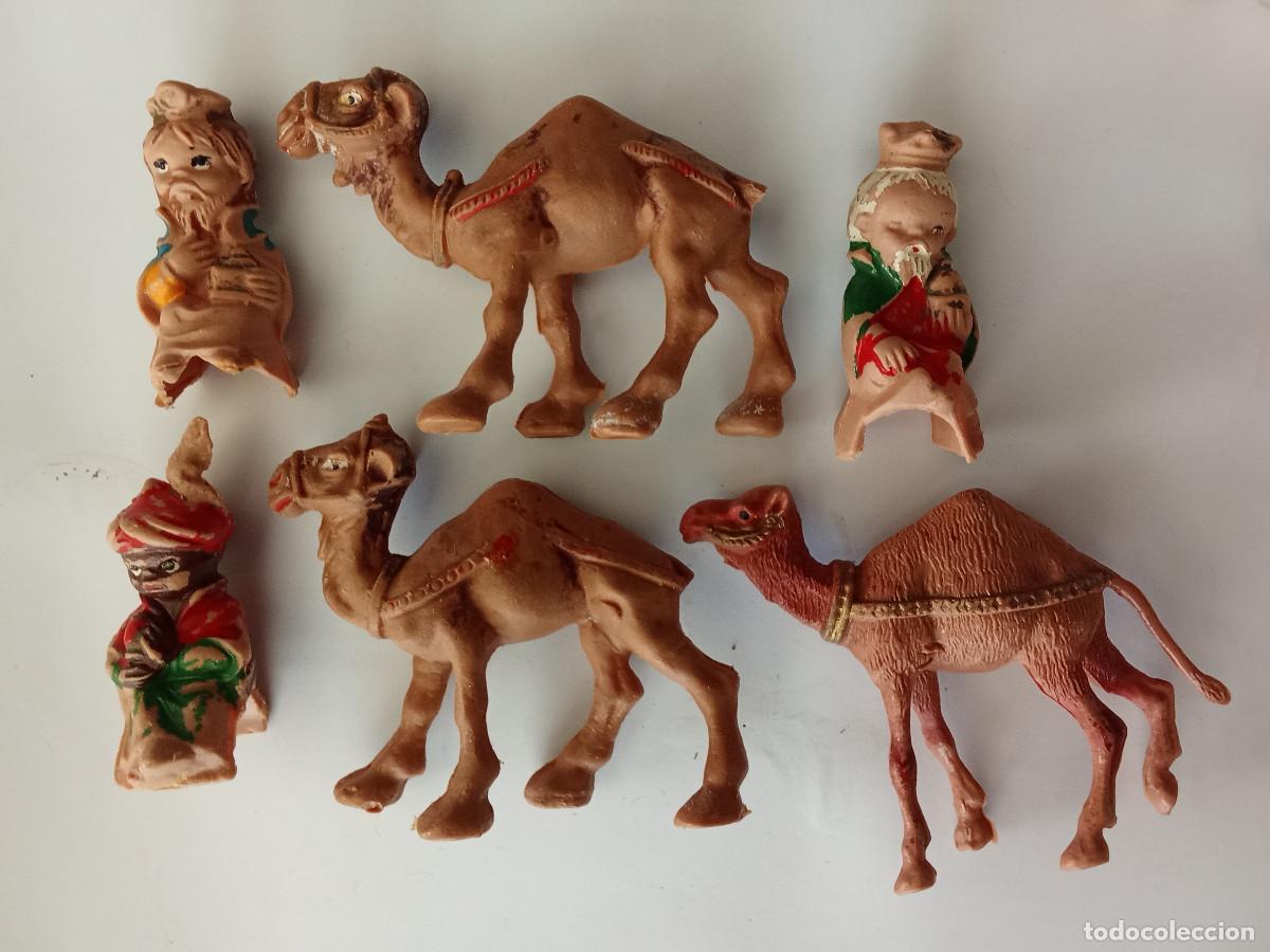 Figuras de goma y PVC: Reyes Magos camellos pl&aacute;stico duro a&ntilde;os 70