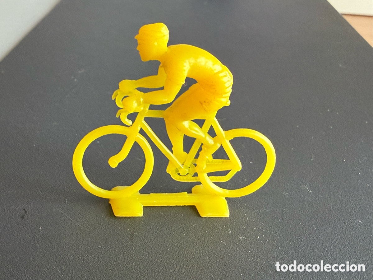 Figuras de Borracha e PVC: Antiguo CICLISTA. Pl&aacute;stico. Amarillo