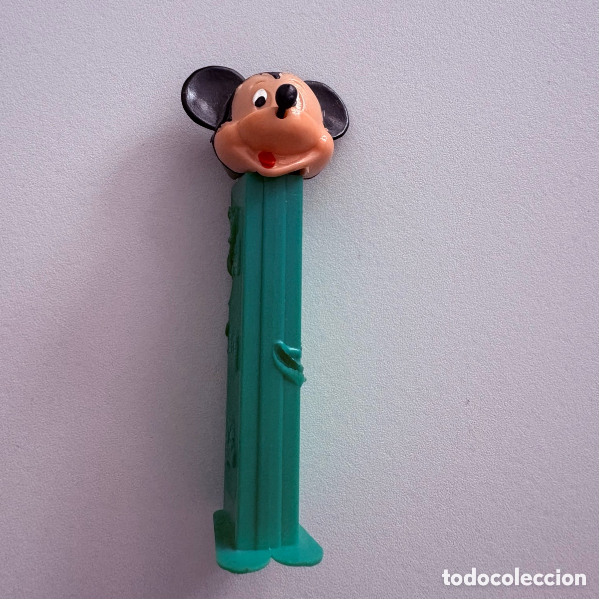 Figuras de Borracha e PVC: dispensador caramelos pez mickey mouse disney vintage made in spain verde