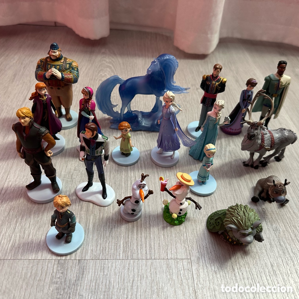 Rubber and PVC Figures: 19 Figuritas del Megaset juego figuritas Lo mejor de Frozen, Disney Store.