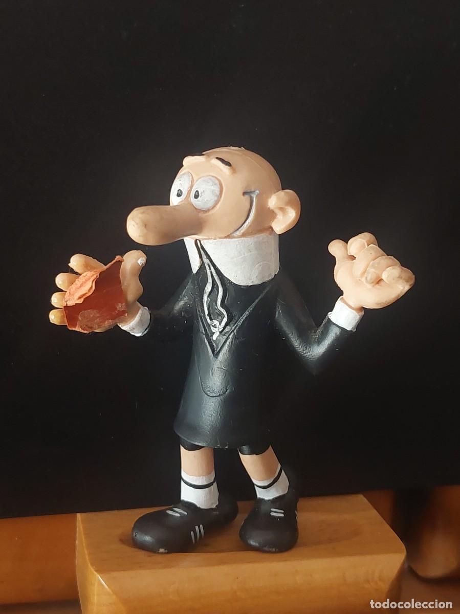 Figuras de goma y PVC: Mortadelo arbitro de comics spain - Foto 1