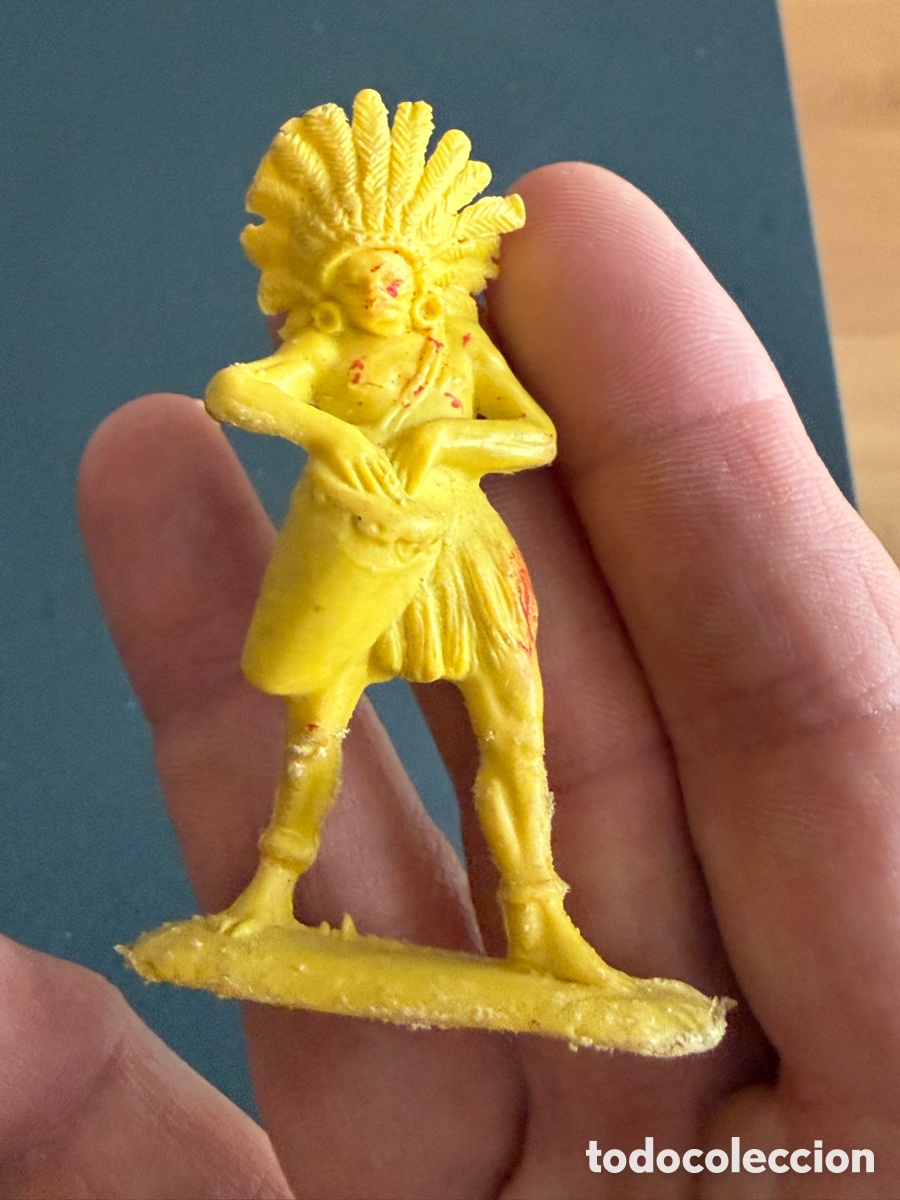 Rubber and PVC Figures: Figura Pl&aacute;stico. INDIO TOCANDO TAMBOR. A identificar