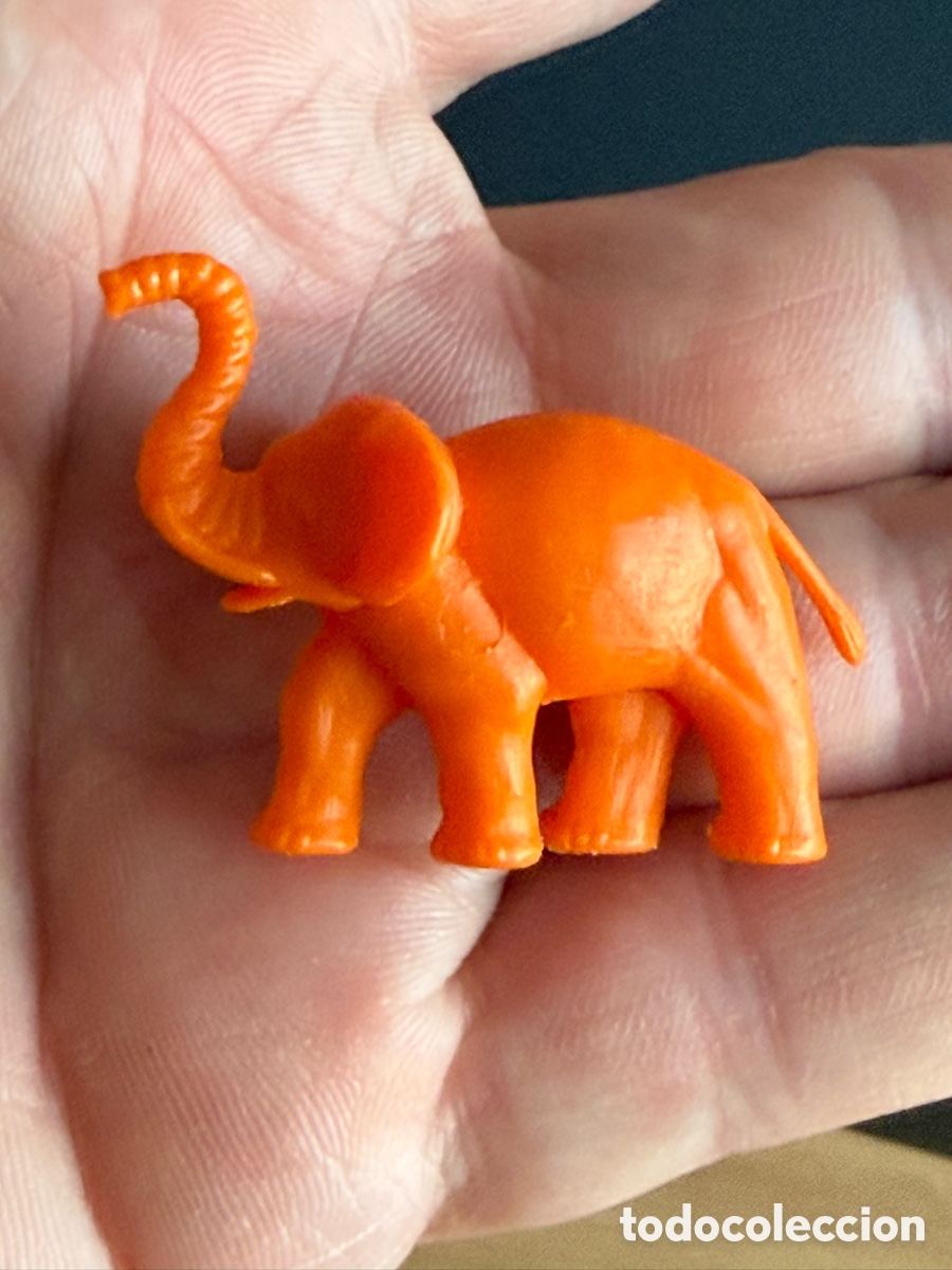Figuras de goma y PVC: DUNKIN. ELEFANTE. Naranja