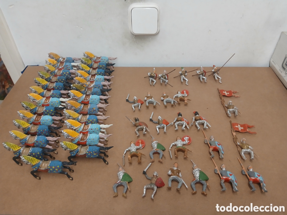 Figure di Gomma e PVC: Reamsa soldados medievales a caballo