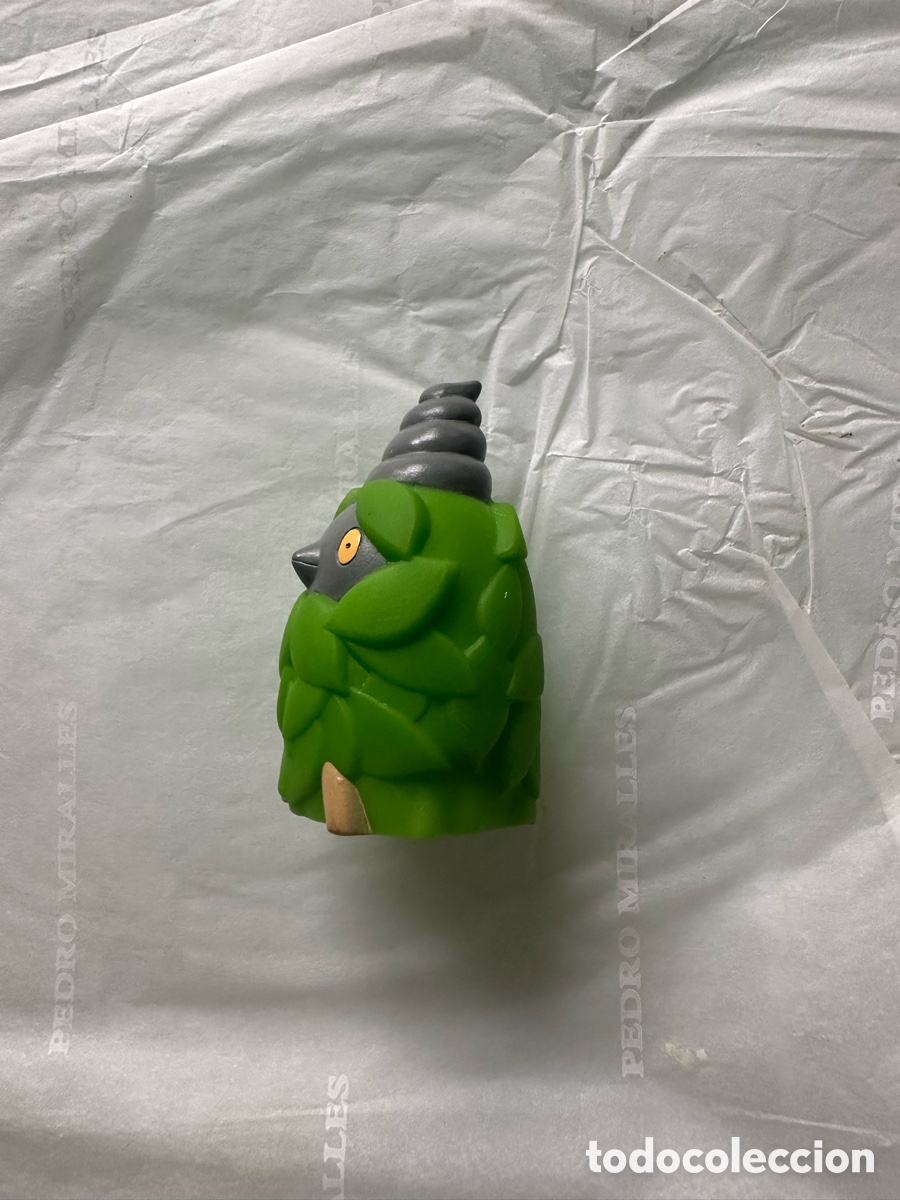 Gummi- und PVC-Figuren: Pokemon Bandai / Nintendo Finger Puppet Burmy 2006