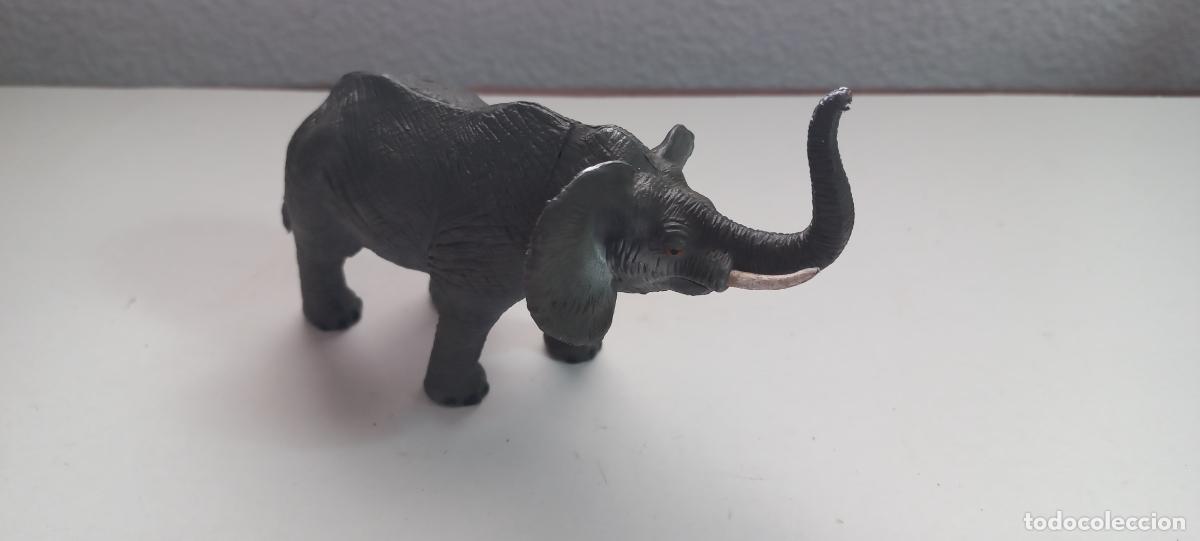Figurines en Caoutchouc et PVC: Figura del elefante. Marcado 1998. TM. Elephant. Made in China.