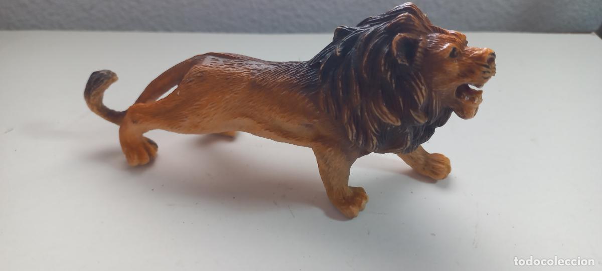 Figurines en Caoutchouc et PVC: Figura del Le&oacute;n. Marcado 1998. TM. Lion. Made in China.