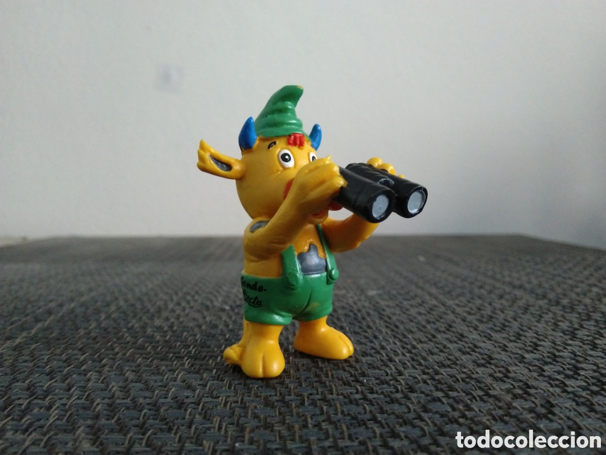 Figuras de goma y PVC: FIGURA PVC VACA BULLY PRISMATICOS BINOCULARES