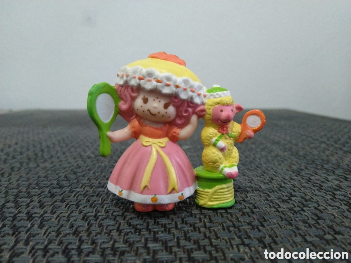 Figuras de Borracha e PVC: FIGURA PVC TARTA DE FRESA STRAWBERRY CAKES DIBUJOS ANIMADOS A.G.C. 1984 ESPEJO Y OVEJA
