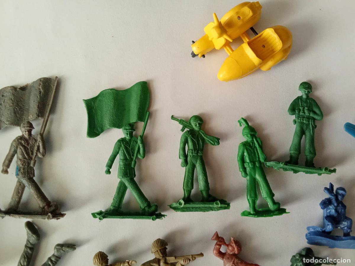 Figuras de goma y PVC: Lote variado figuras Montaplex - Foto 2