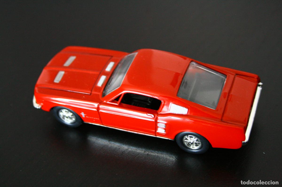 Gummi- und PVC-Figuren: Ford Mustang Colecci&oacute;n Del Prado