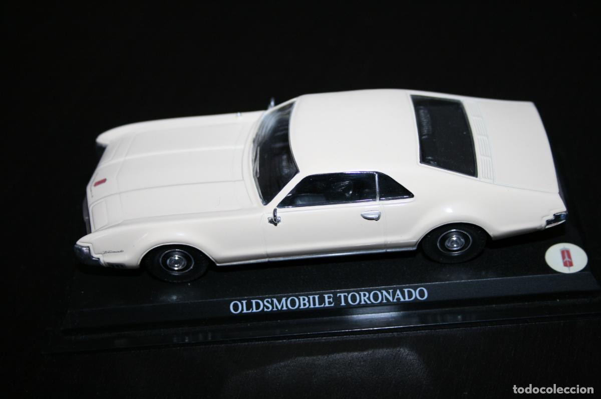Gummi- und PVC-Figuren: Oldsmobile Toronado Colecci&oacute;n Del Prado