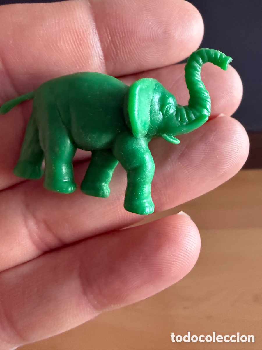 Figuras de goma y PVC: DUNKIN. ELEFANTE. Verde. PHOSKITOS