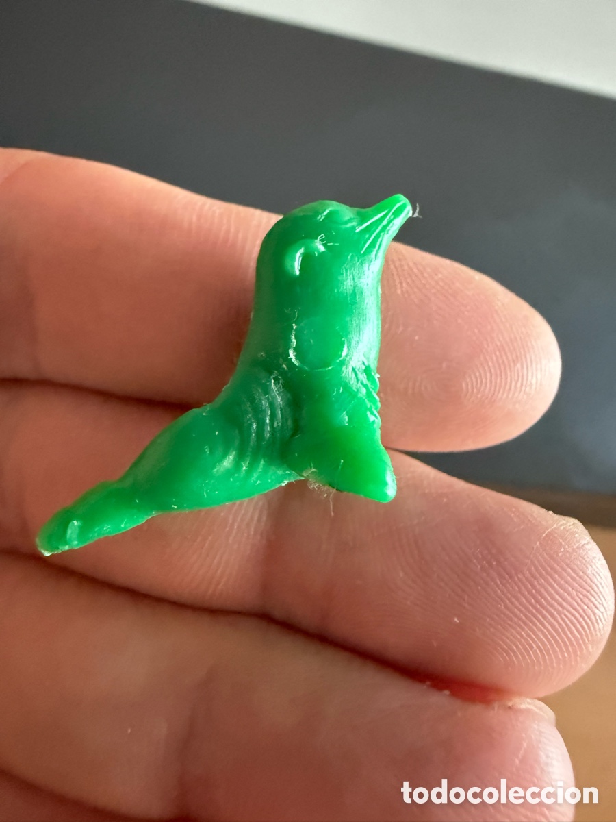Figuras de goma y PVC: DUNKIN. FOCA. verde. PHOSKITOS