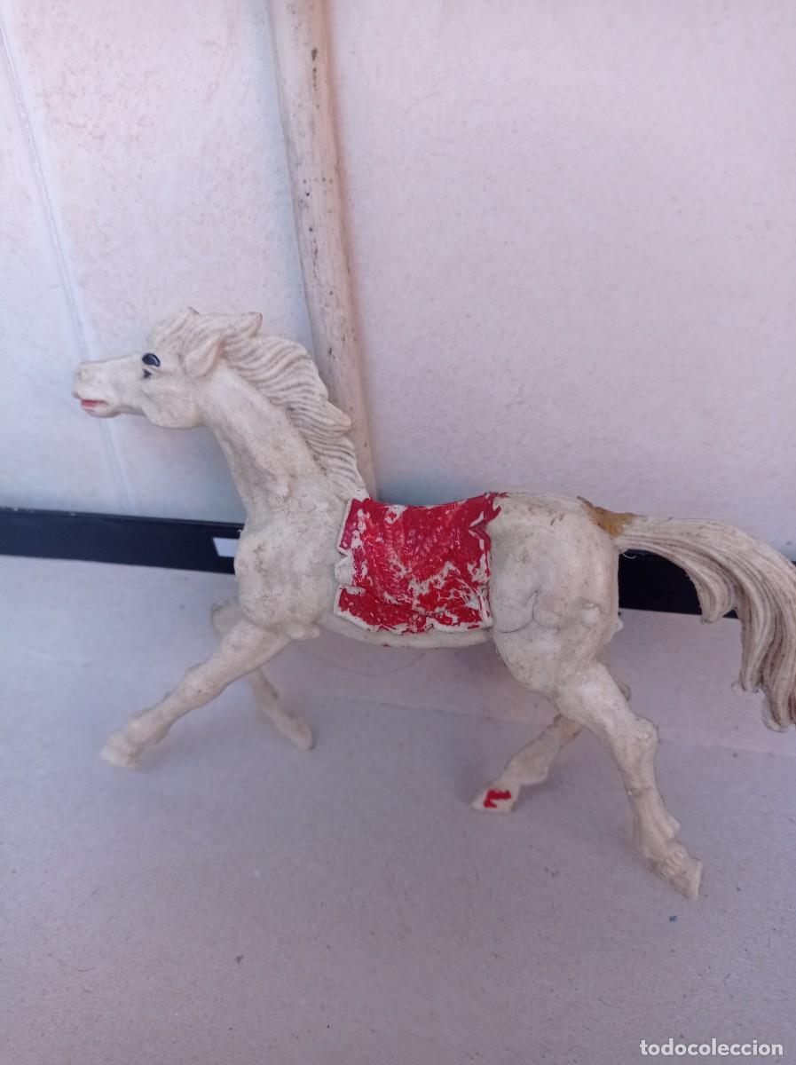 Figuras de goma y PVC: Caballo blanco de lafredo