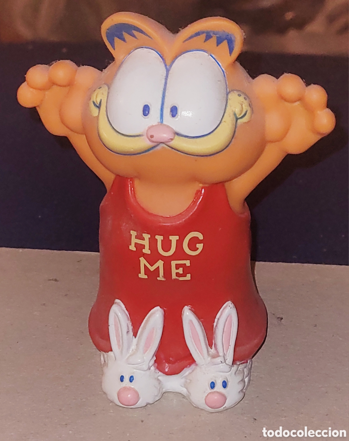 Rubber and PVC Figures: DIFICIL: Genial mu&ntilde;eco goma chifle pito Garfield con zapatillas conejo blanco marca Remco Baby 1990
