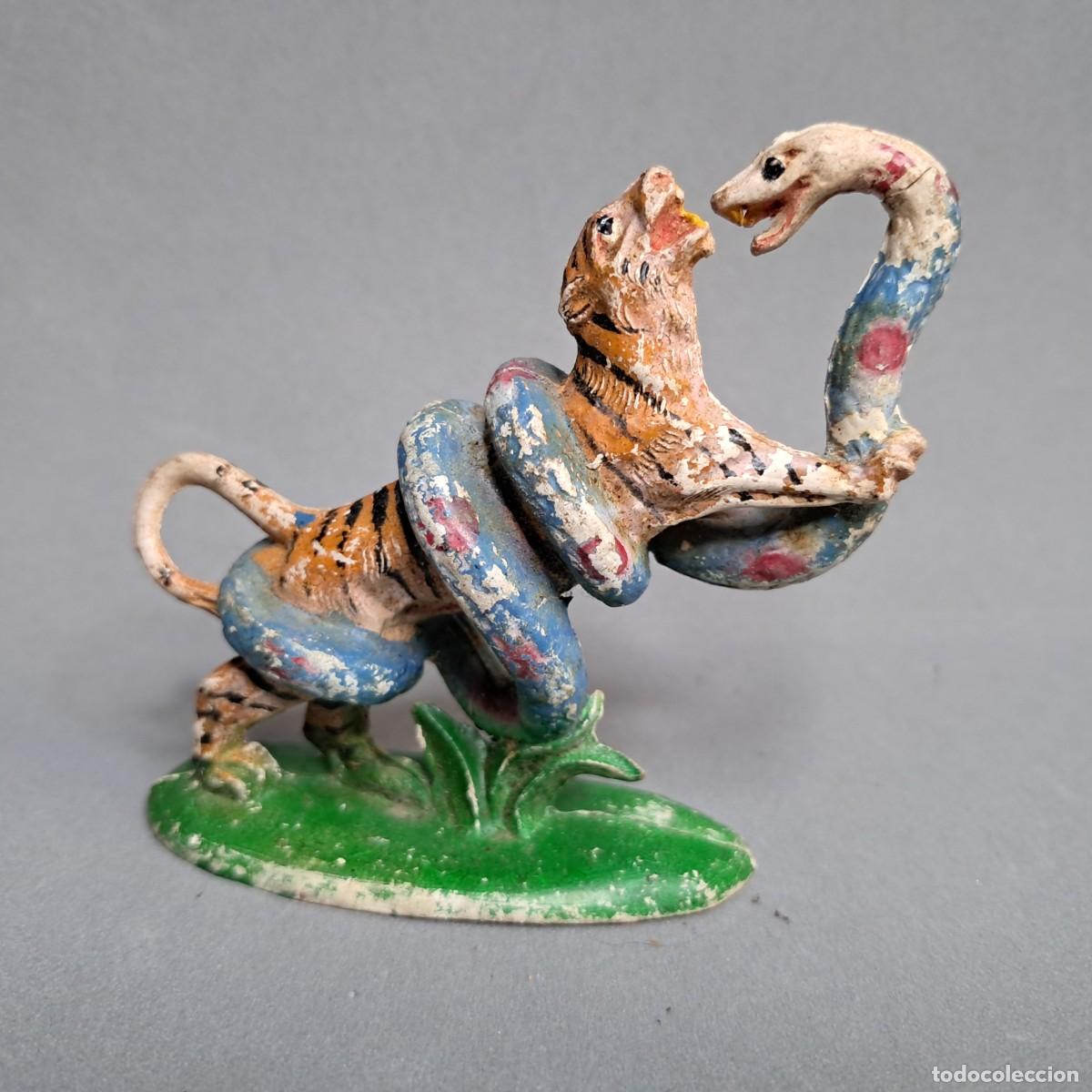 Figuras de goma y PVC: Pelea entre un Tigre y una Serpiente, figura F 44 Pech Hermanos serie Fieras a&ntilde;o 1956
