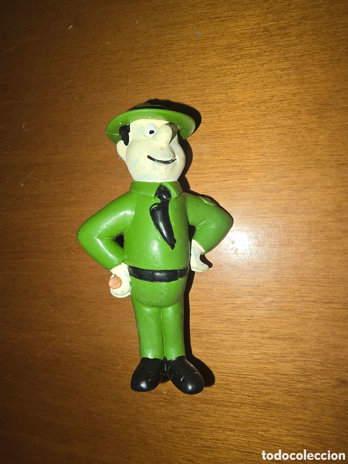 Gummi- und PVC-Figuren: Figura pvc guardabosques oso Yogi Yogui Miniland mu&ntilde;eco dibujos animados guarda bosques