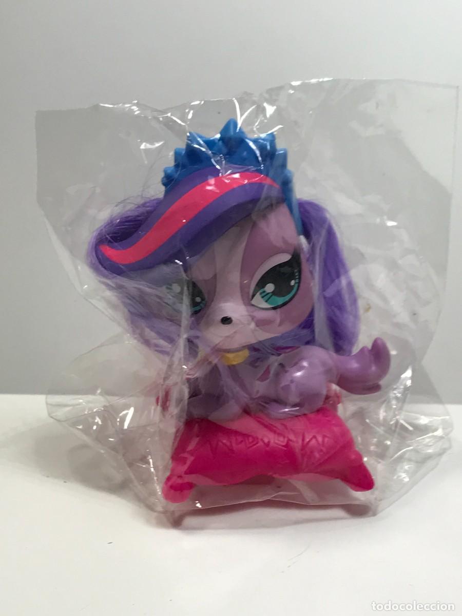 Figuras de goma y PVC: McDONALDS, LITTLEST PET SHOP, ZOE TRENT (2)
