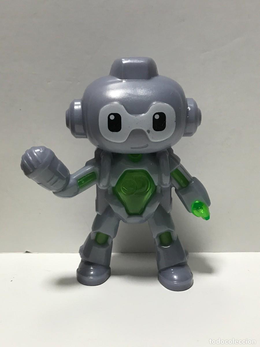 Gummi- und PVC-Figuren: McDONALDS, DISCOVERY MINDBLOWN, ROBOT (1)