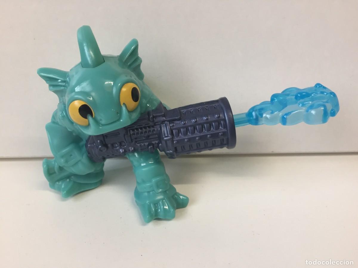 Figuras de goma y PVC: McDONALDS, SKYLANDERS, GILL GRUNT - Foto 1