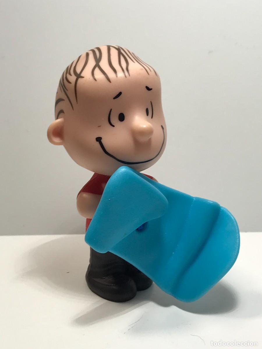 Figuras de goma y PVC: McDONALDS, SNOOPY, LINUS (2)